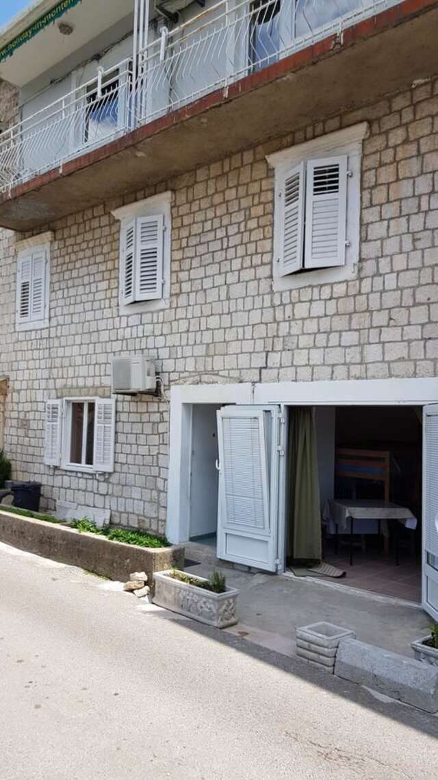 Апартаменты Seashore 4 apartment Lepetane Tivat Montenegro Тиват-5
