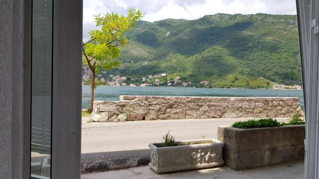 Апартаменты Seashore 4 apartment Lepetane Tivat Montenegro Тиват-8